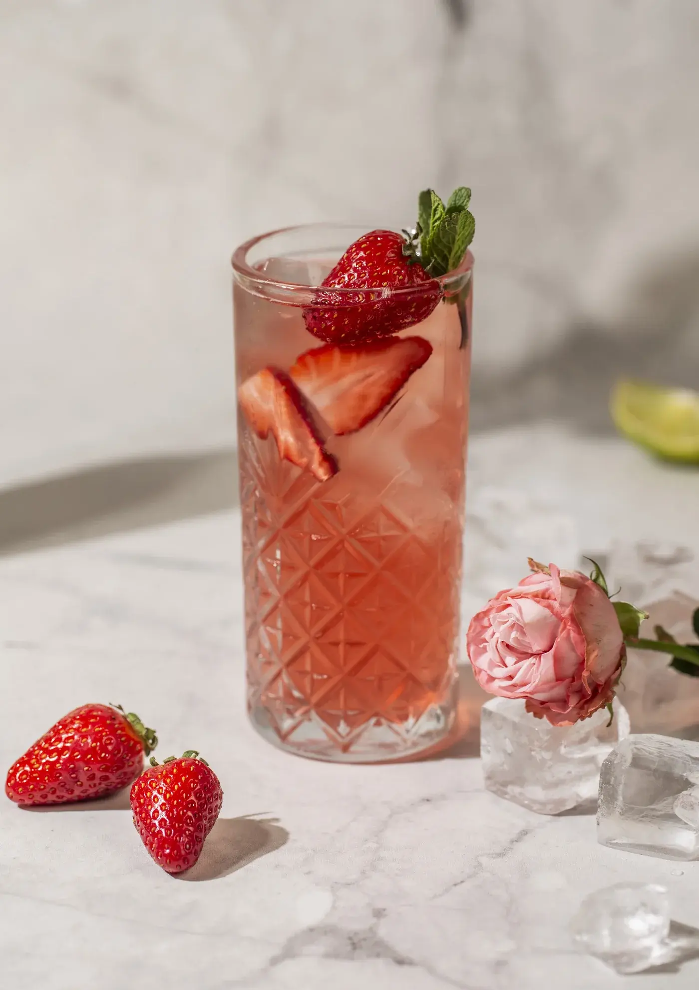 LYCHEE - STRAWBERRY — Fresh Bar Drink Boutique