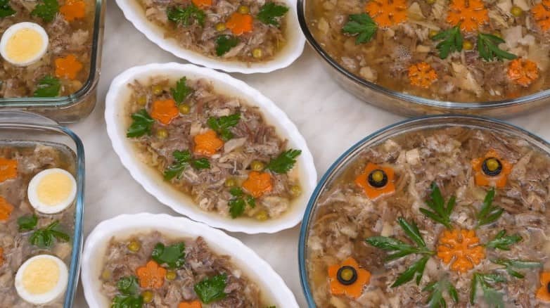 холодец из свинины говядины и курицы