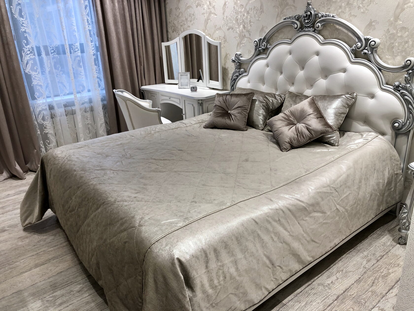 Шторы в спальню, спокойная фактура