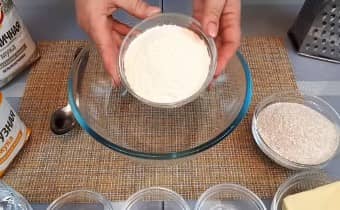 Приготовление пирога киш с лососем и брокколи: шаг 1