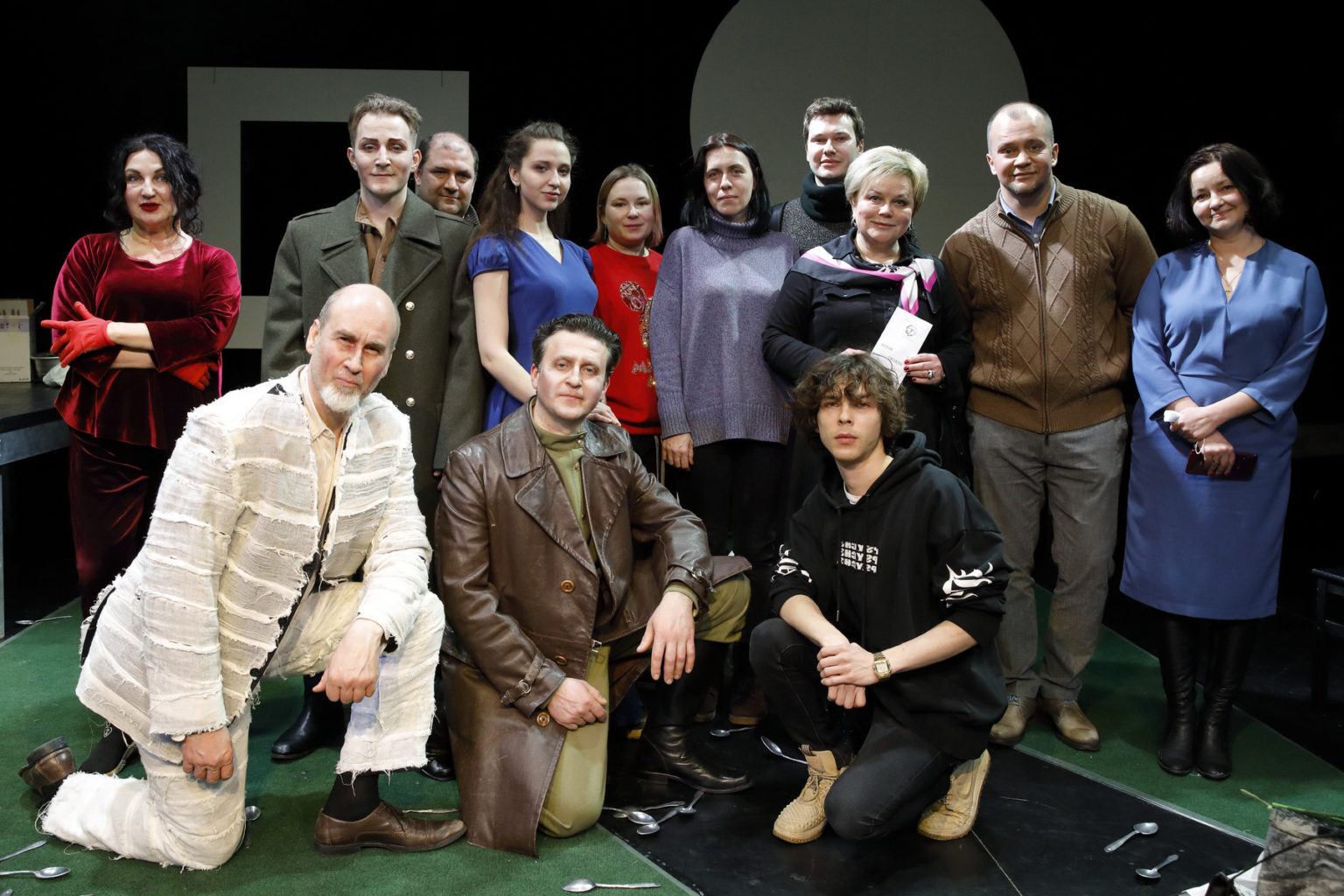 В гостях у Зодчих. Кони за окном 00033