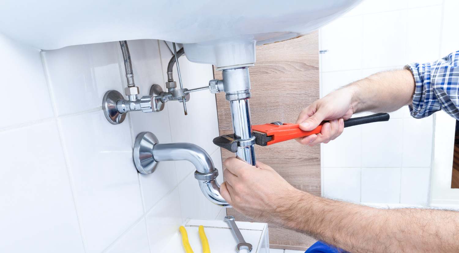 засор раковины сантехник