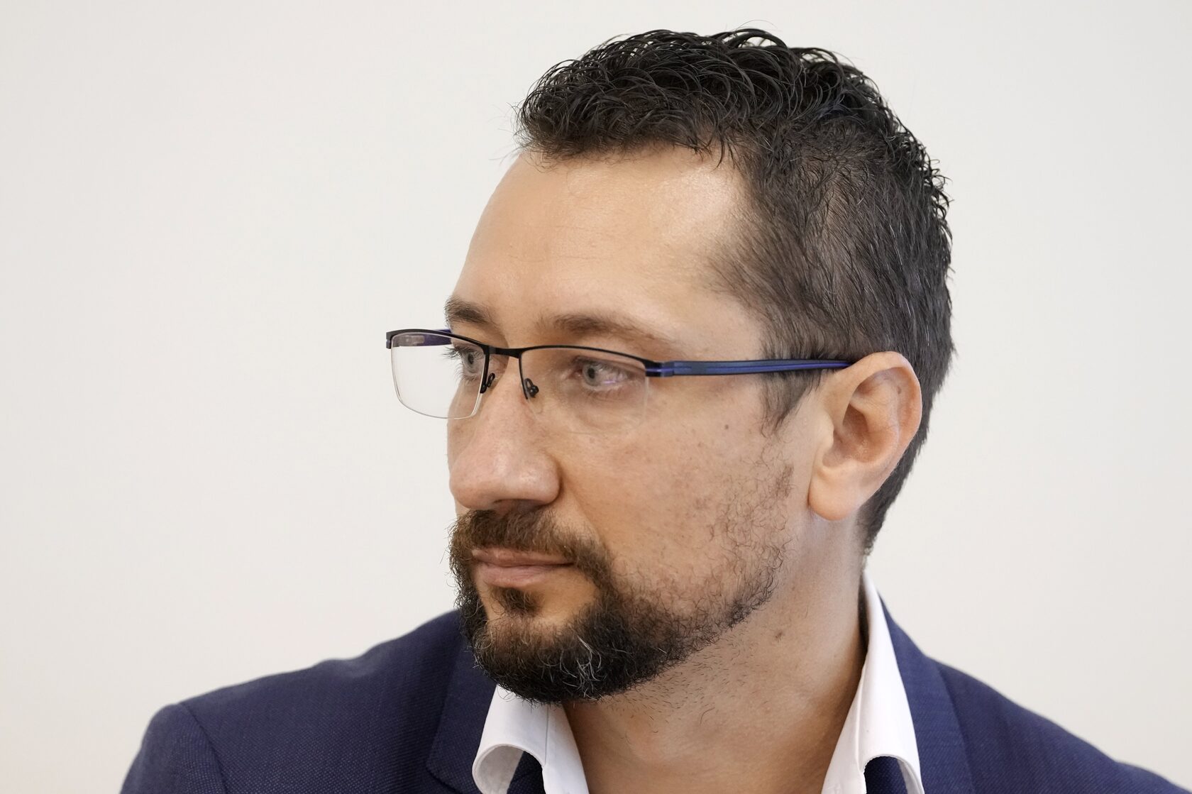 Valstī speciālistu trūkst, lāpās ar psihologiem un ģimenes ārstiem