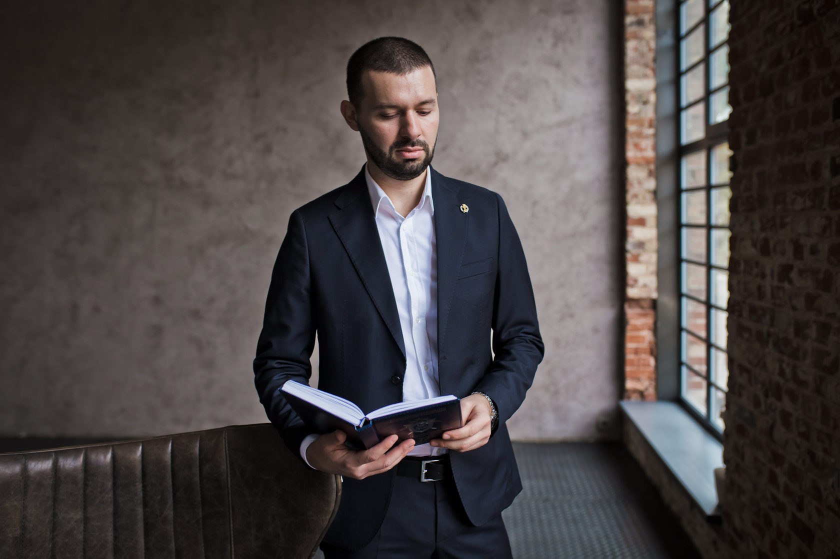 Адвокат Игорь Волков