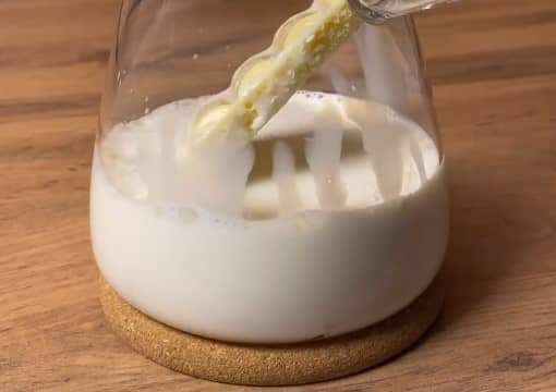 Приготовление белого горячего шоколада в домашних условиях: шаг 2