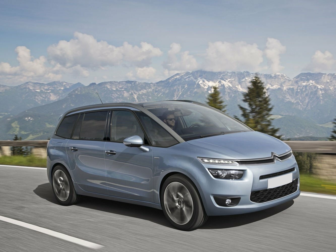 Минивэн Citroen Grand c4 Picasso. Citroen Grand Picasso 2017. Ситроен с4 Гранд Пикассо 2016. Ситроен с4 Пикассо минивэн.