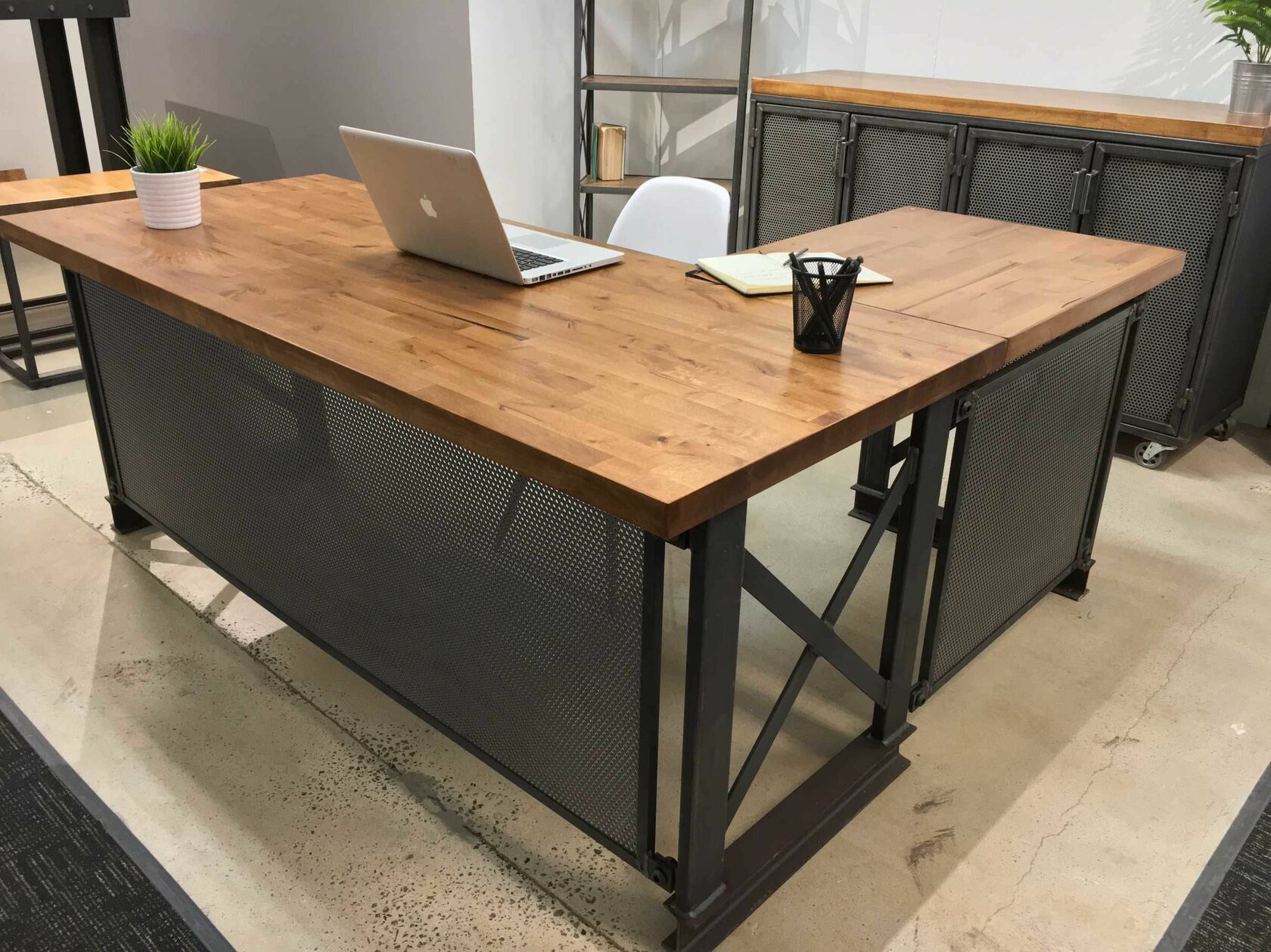 столы для офиса лофт в стиле