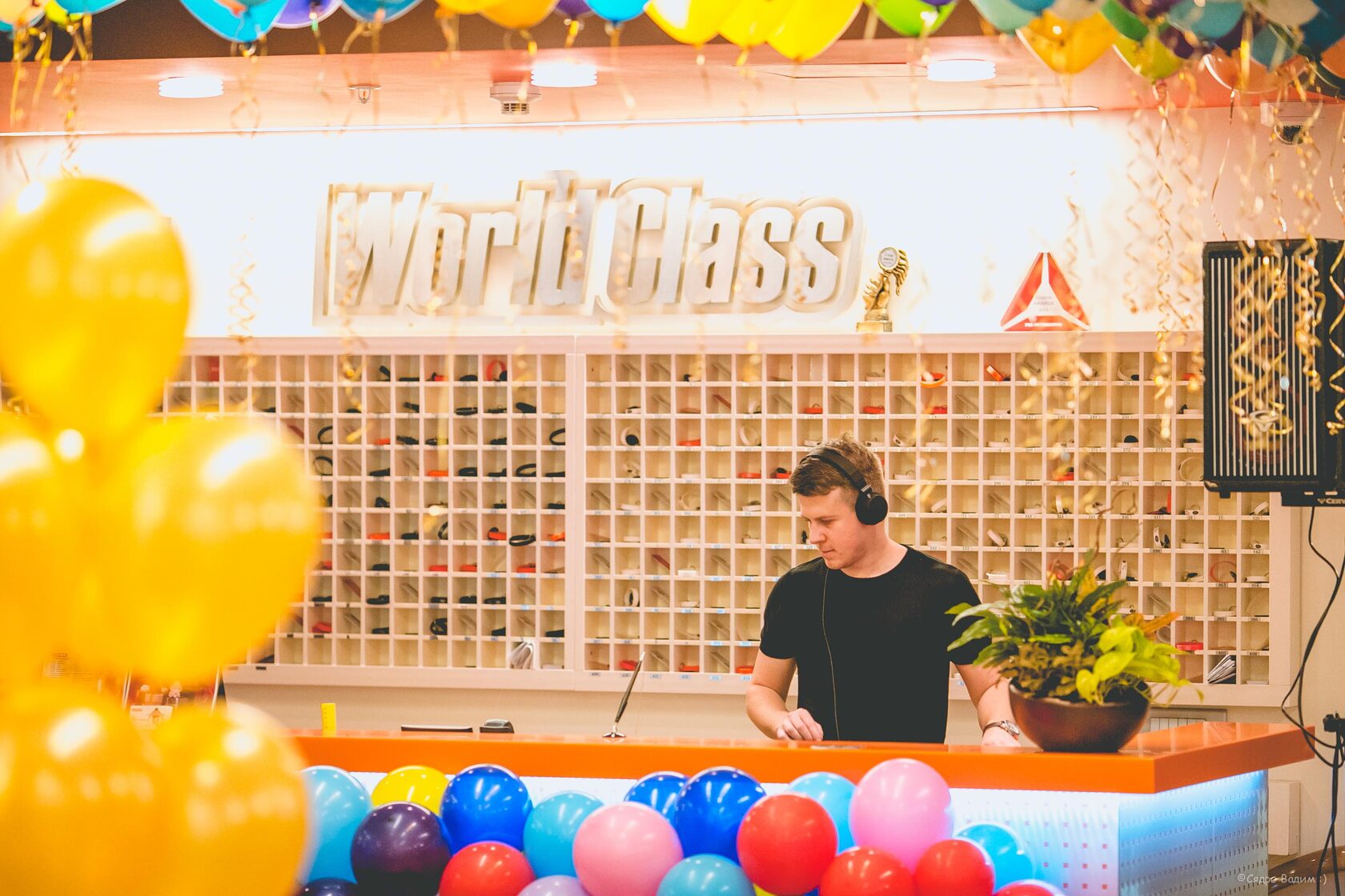 Кейтеринг World Class день открытых дверей Москва — фуршет для 90 гостей Smile Event Catering