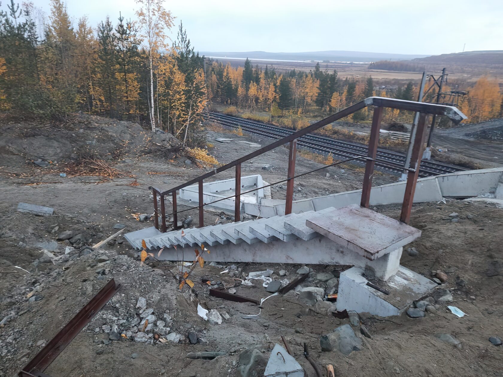 Путепровод через ж.д. Пути Октябрьской железной дороги в г. Кировск, Май - Ноябрь 2021г. — фото 4