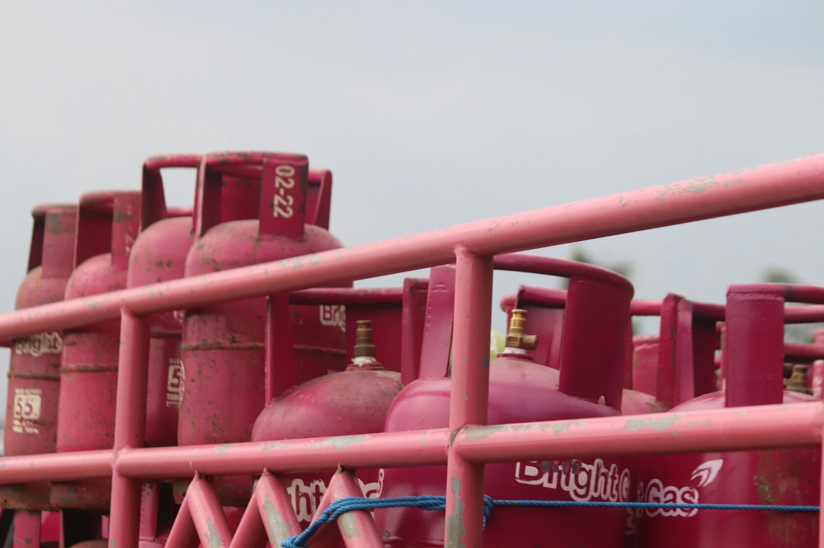 Установка комплекта газовых баллонов LPG на небольшой яхте или катере для питания судового двигателя