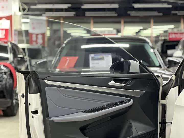 Volkswagen_Lamando_L_автомобиль_из_китая