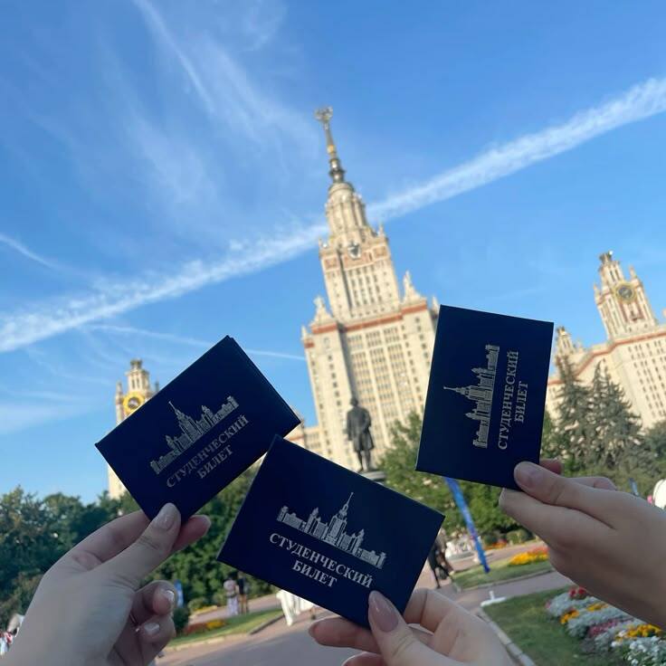Ученик готовится к ЕГЭ