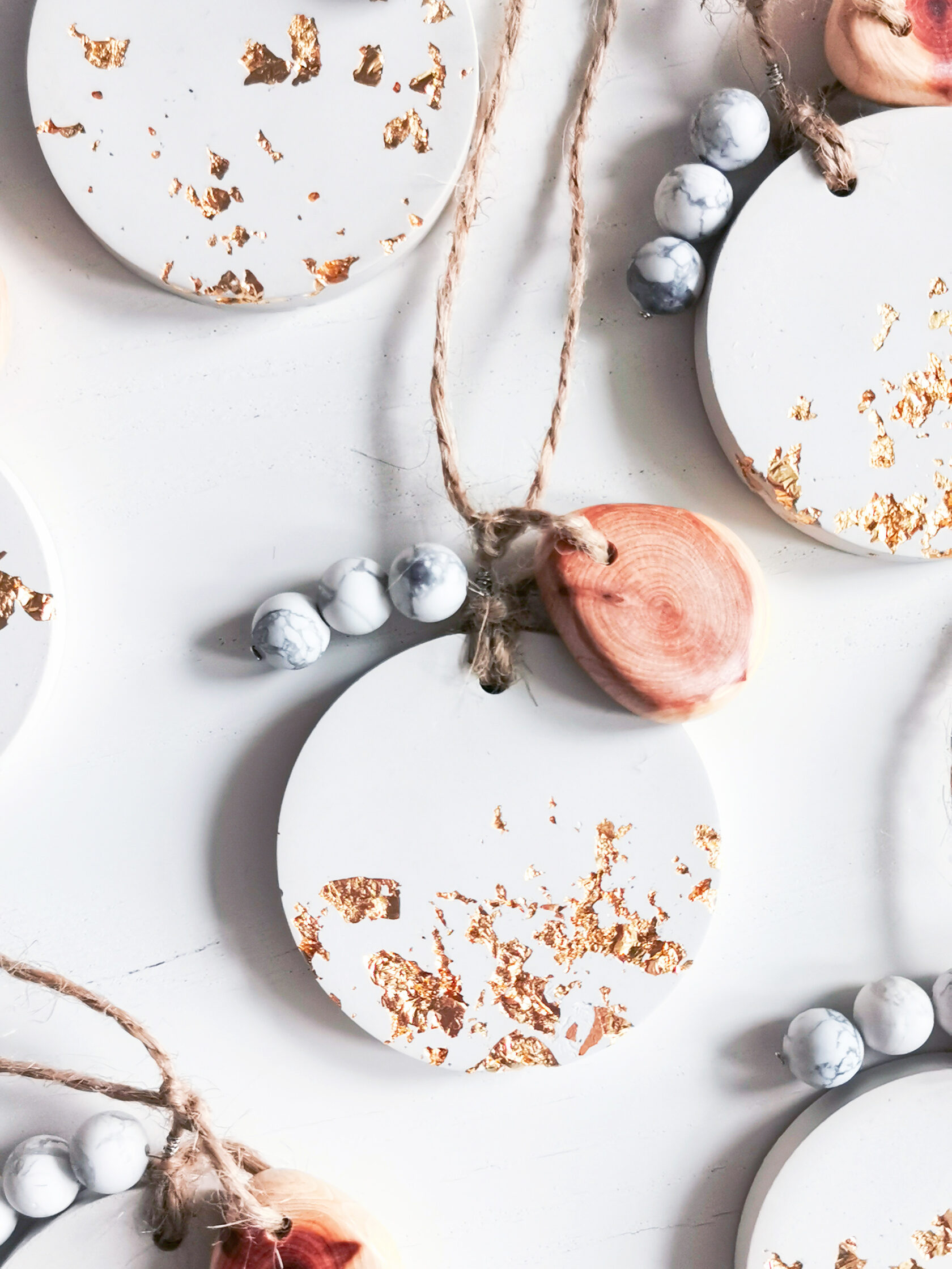 Оберег для дома с натуральным камнем и можжевельником