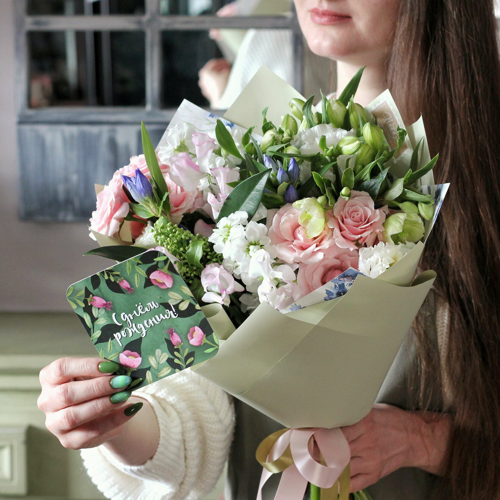 Роскошные букеты цветов с доставкой по Санкт-Петербургу