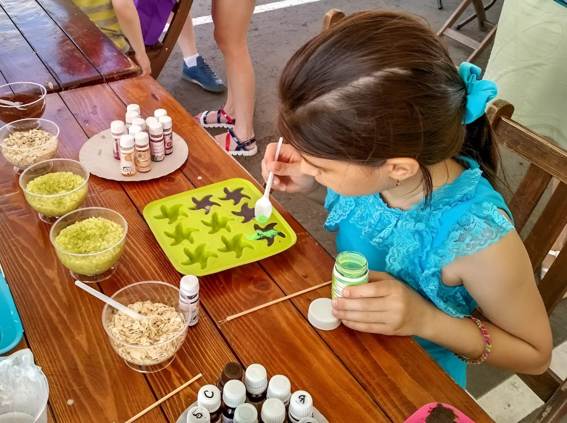 Мыловарение мастер класс для детей. Мыловарение мастер класс. Как дети делают мыло. Мастер классы по мыловарению. Мастер-класс по мыловарению.