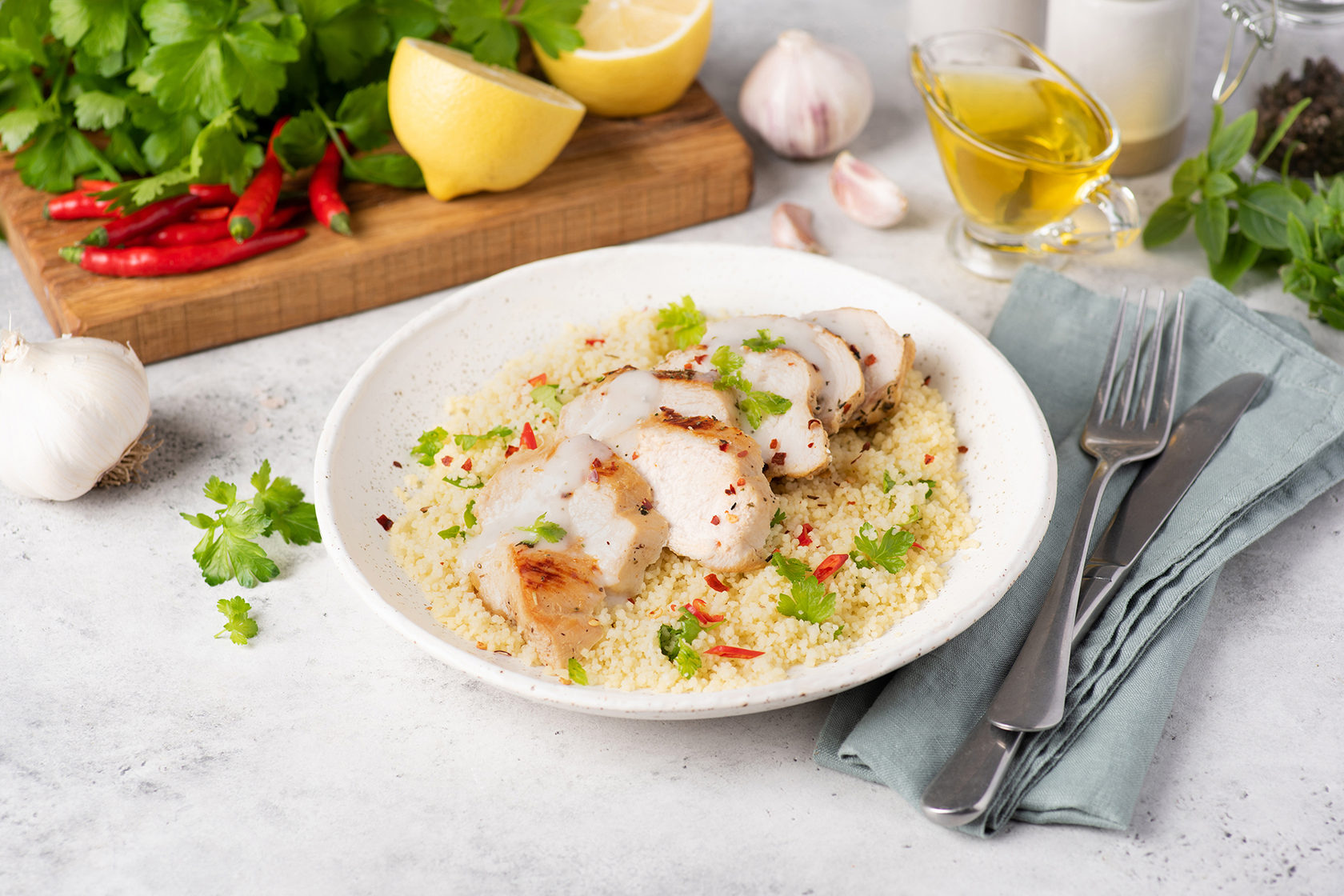 Курица с кускусом и али-оли – рецепт приготовления с фото | Elementaree