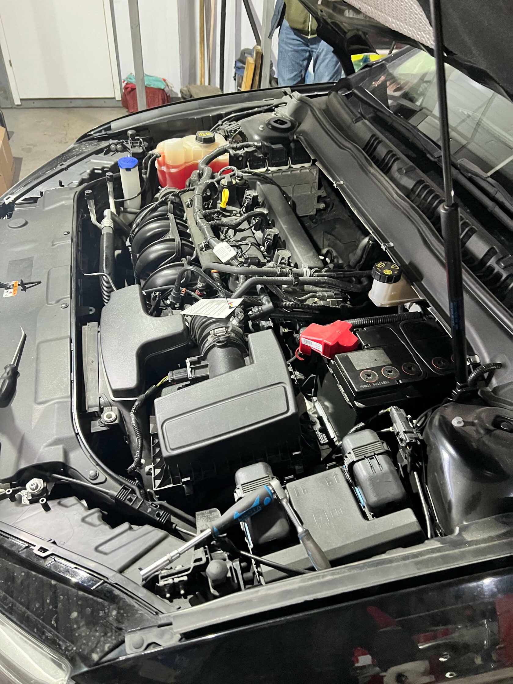 Демонтаж корпуса фильтра Ford Mondeo