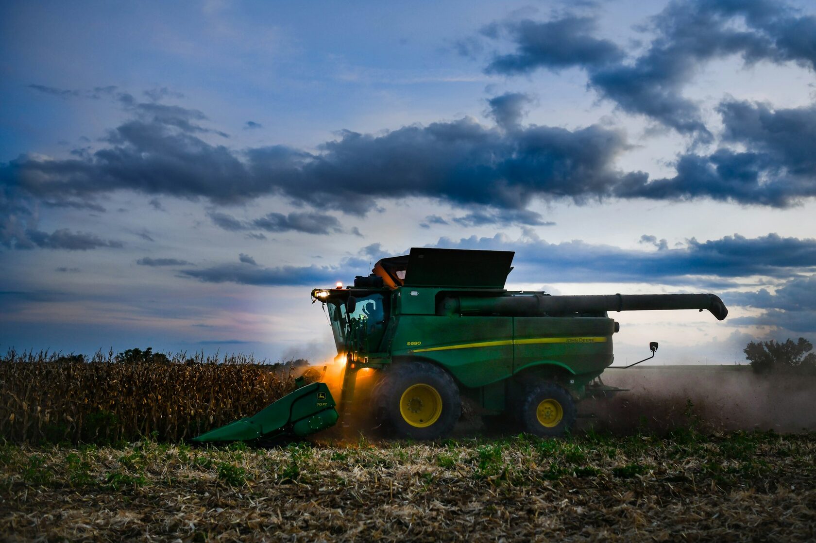 Зерноуборочный комбайн John Deere S700