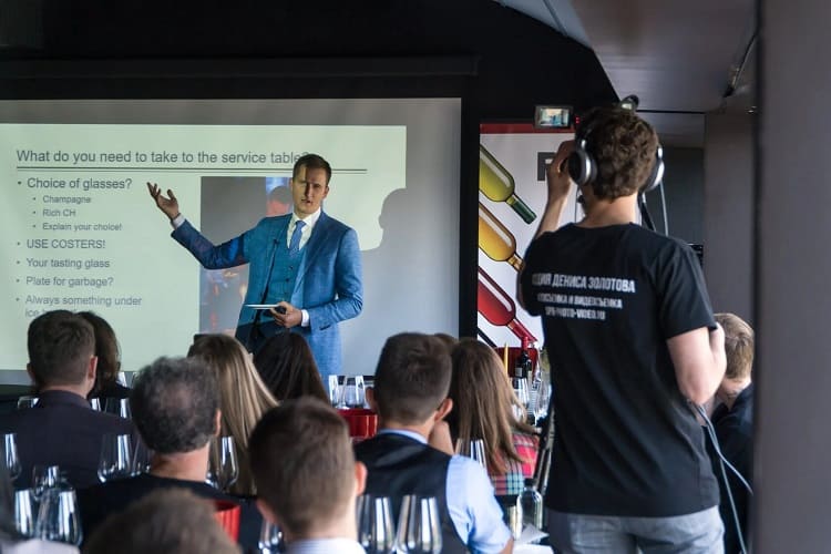 Видеосъемка и монтаж, заказать услуги видеооператора или видеоографа