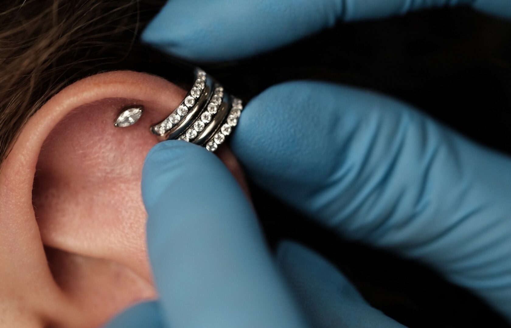 Бцр кольцо пирсинг. Салон пирсинга в новосибирске. Фон пирсинга узор. Нижний новгород салон пирсинг тоннель. Салон пирсинга в новосибирске.