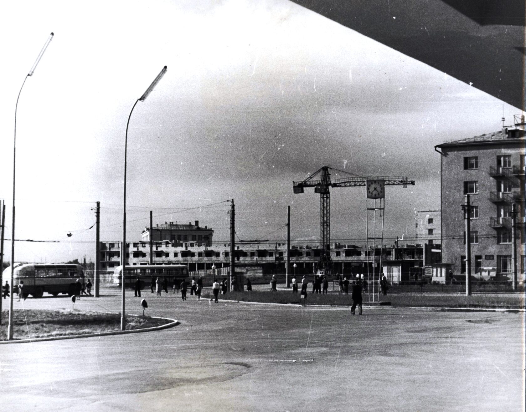 Синарский район. Строительство дома. Автор фото В.П. Шевалев. 1960-е гг.