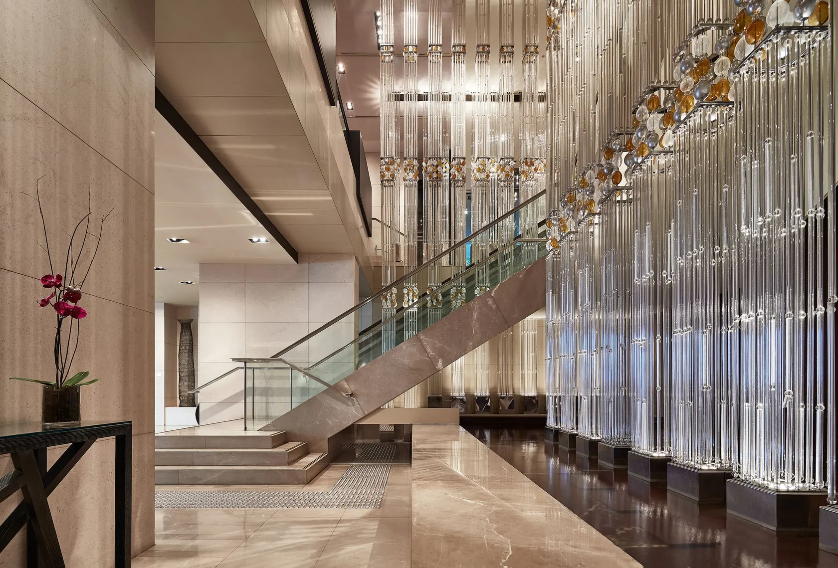 Мраморная лестница и лобби отеля Grand Hyatt Melbourne, Мельбурн