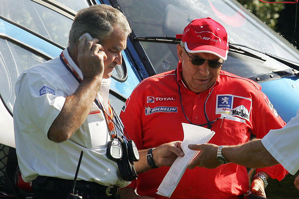 Руководитель Citroën Sport Ги Фрекелен и босс Peugeot Sport Коррадо Провера, ралли Сардиния 2004