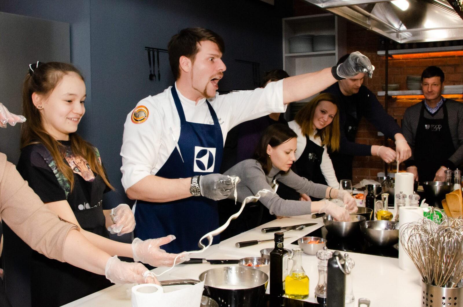 Снятие иерархий на тимбилдинге с шеф-поваром в Санкт-Петербурге
