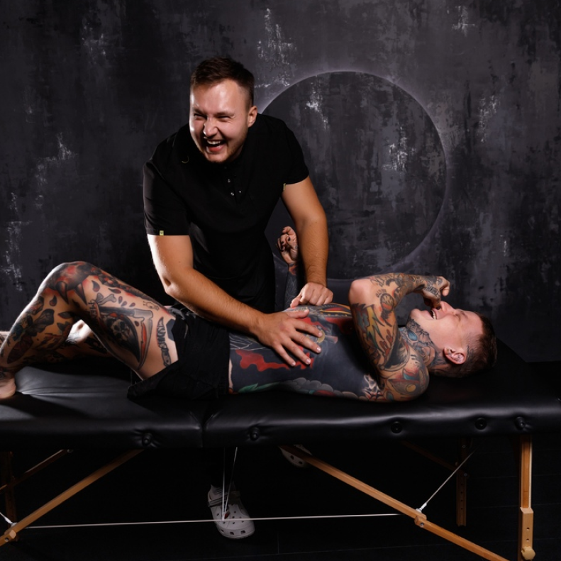 Сеанс расслабляющего массажа. Записаться онлайн