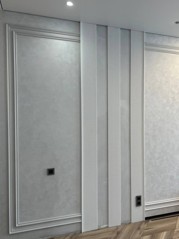 монтаж плинтуса и установка молдингов