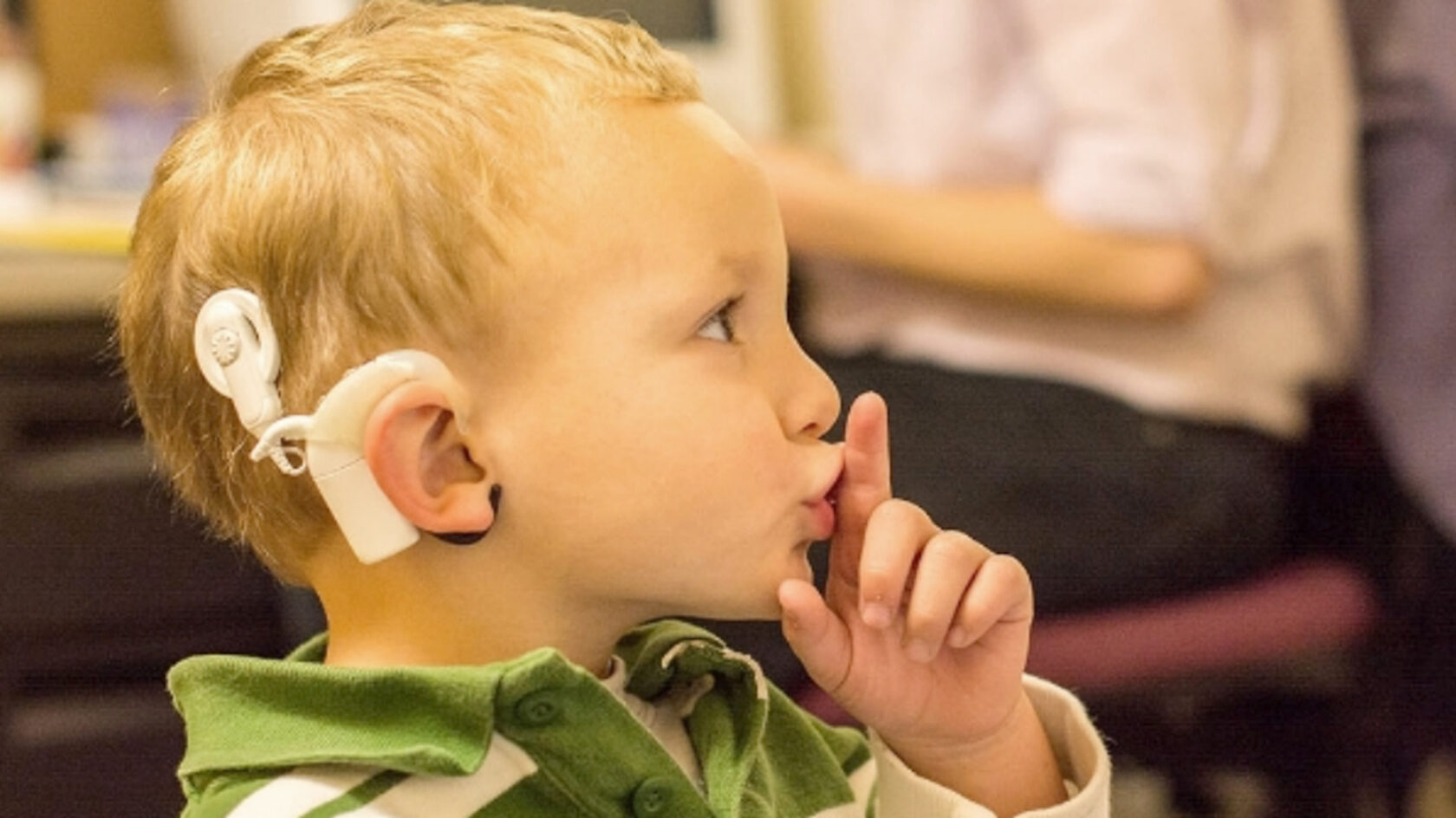 Стол одноместный с индивидуальным пультом для детей с нарушением слуха