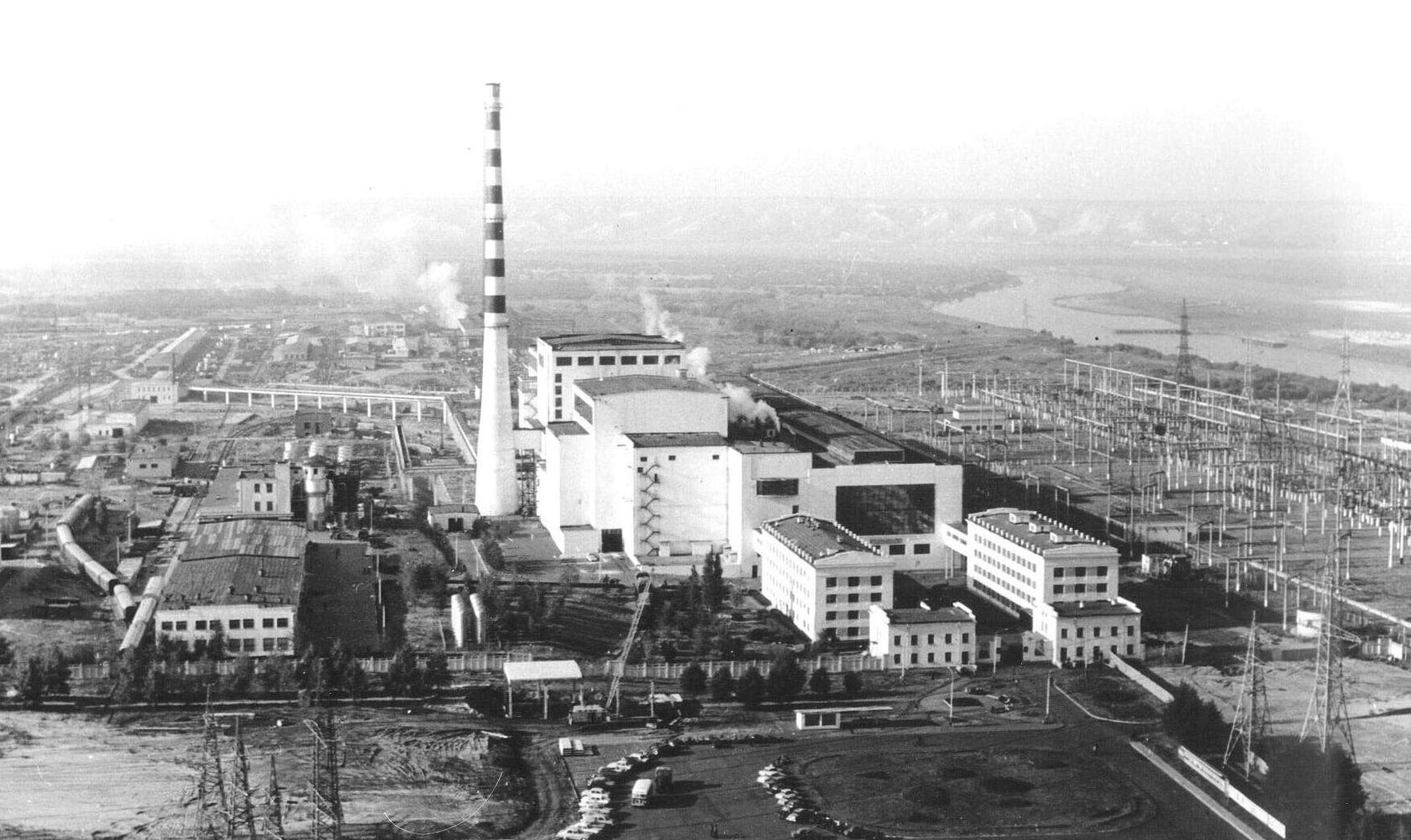 Черно аэс. Нововоронеж АЭС 1964. АЭС Нововоронеж 1 блок. Город Нововоронеж АЭС. Атомная электростанция 1954.