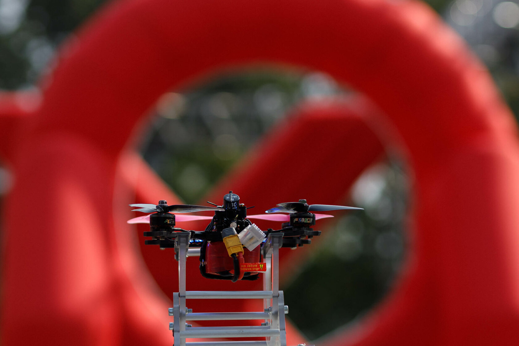 Композиция кадра экшн. Drone sports. Drone sports global. Drone sports global. Логотип global drone.