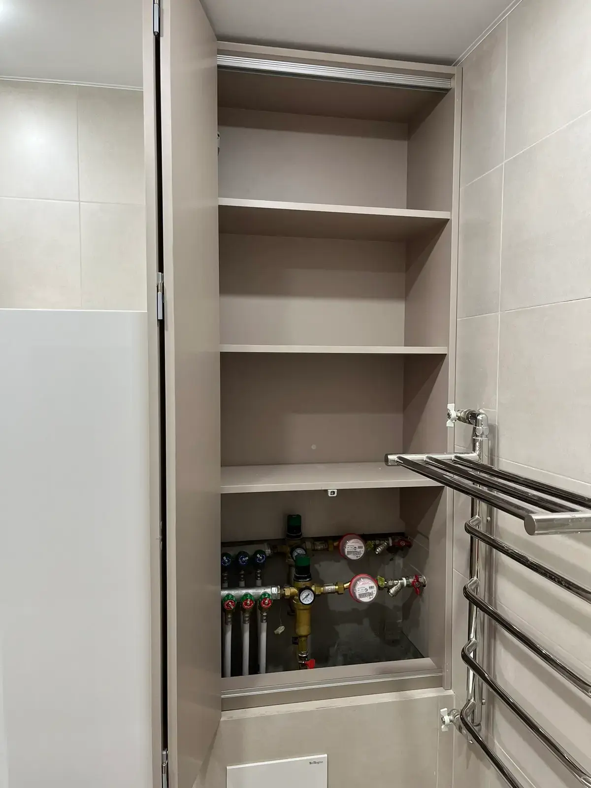 Мебель для ванной на заказ в Сургуте