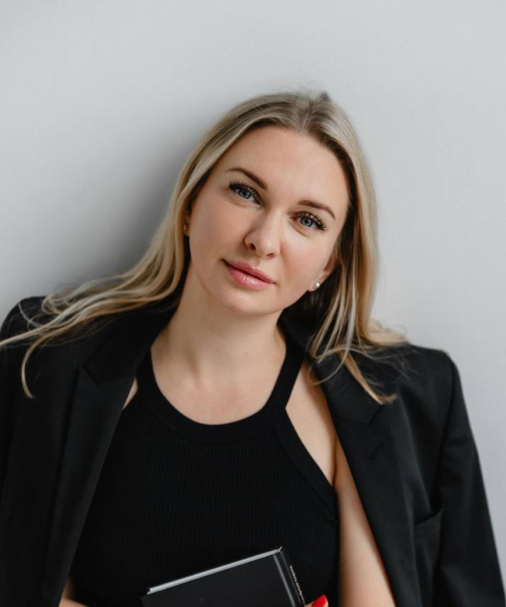 Ева Артамонова