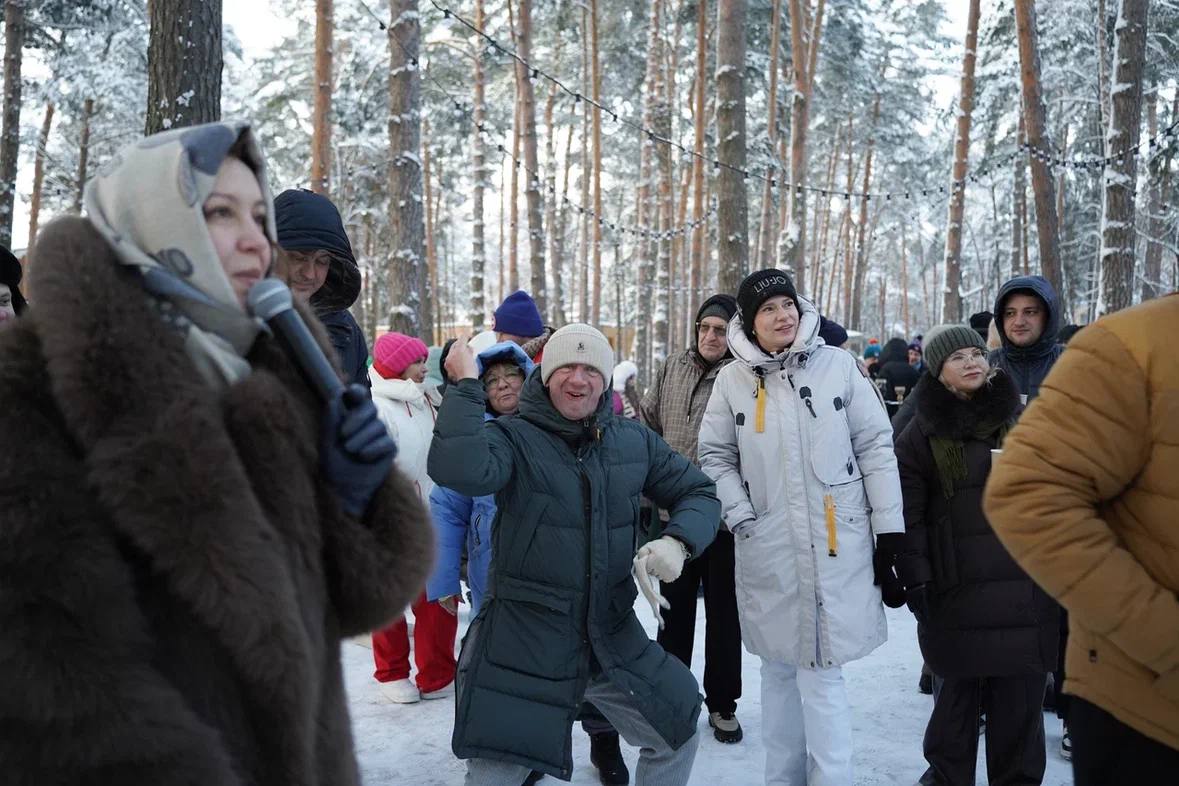 Зимняя программа в сосновом лесу
