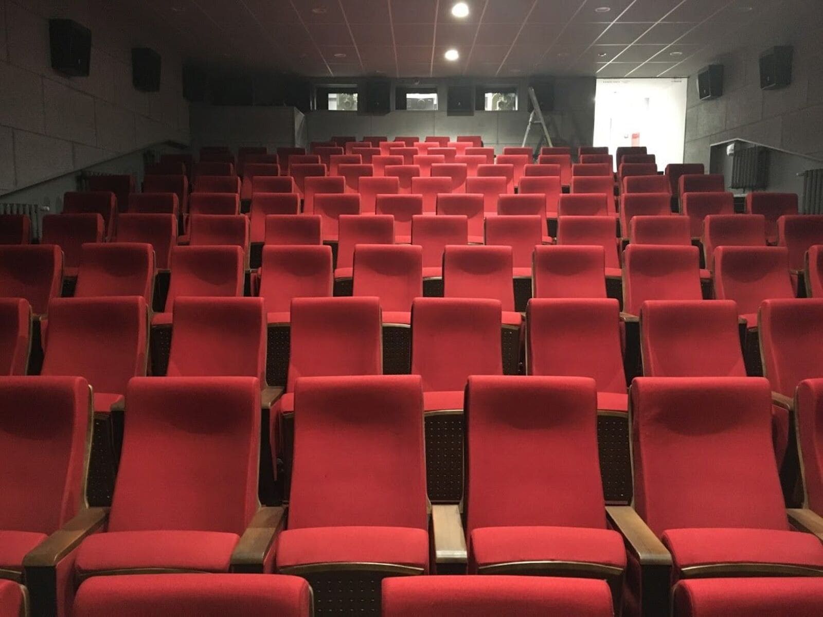 Сидения в кинотеатре
