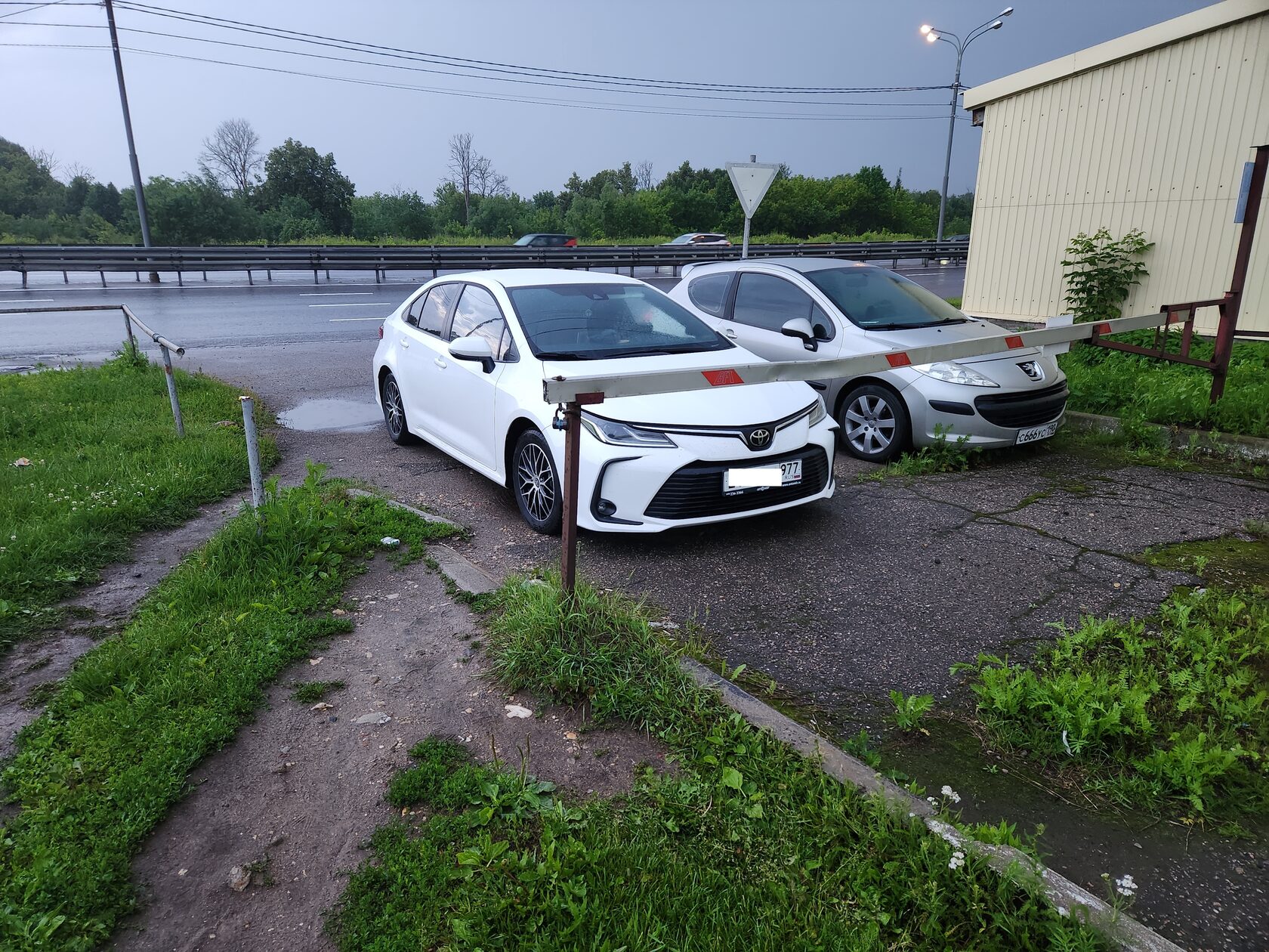 Toyota Corolla 12ое поколение автозвук