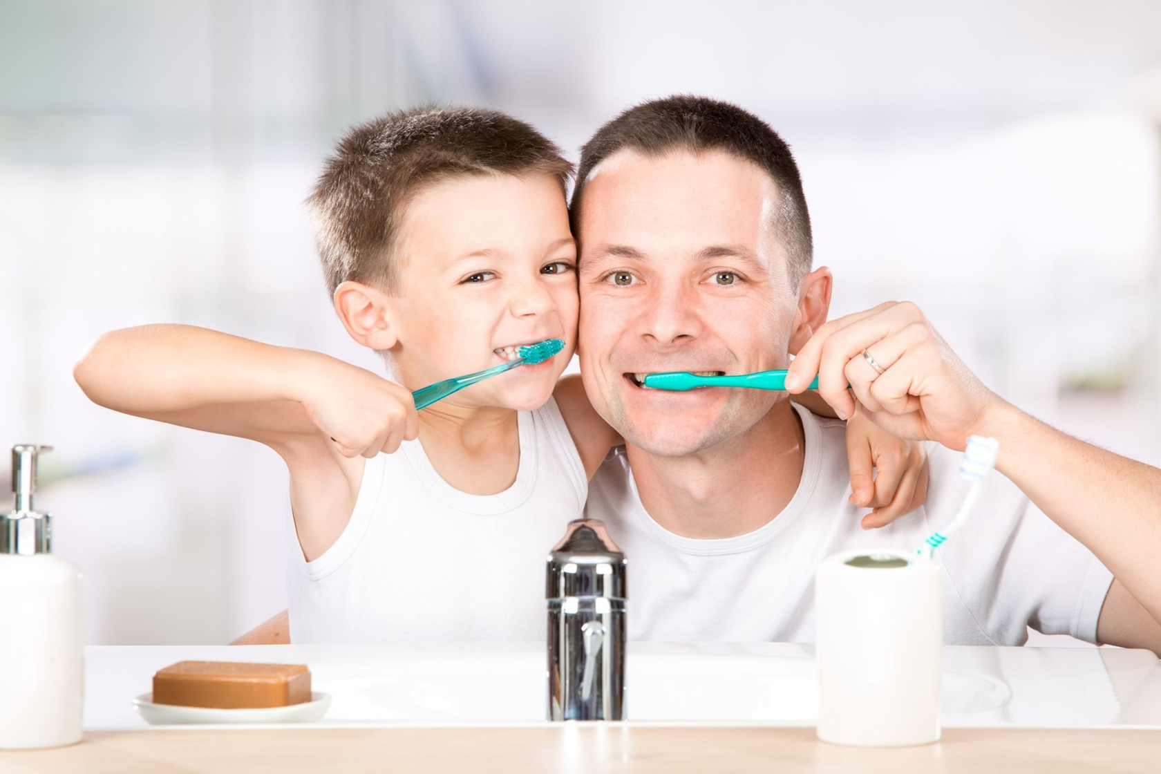 чистим зубы с ребенком