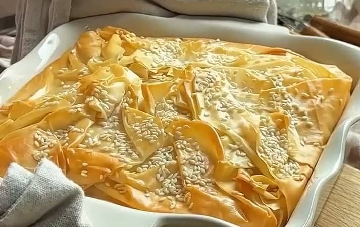 ленивый пирог из теста фило с творогом и сыром