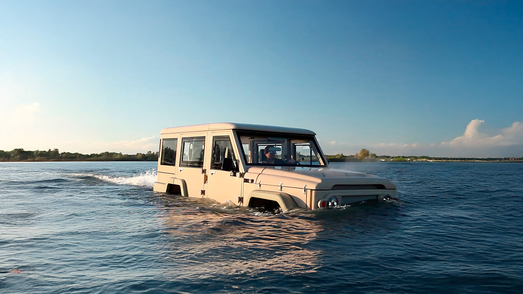Амфибия на базе Toyota Land Cruiser от Amphicruiser