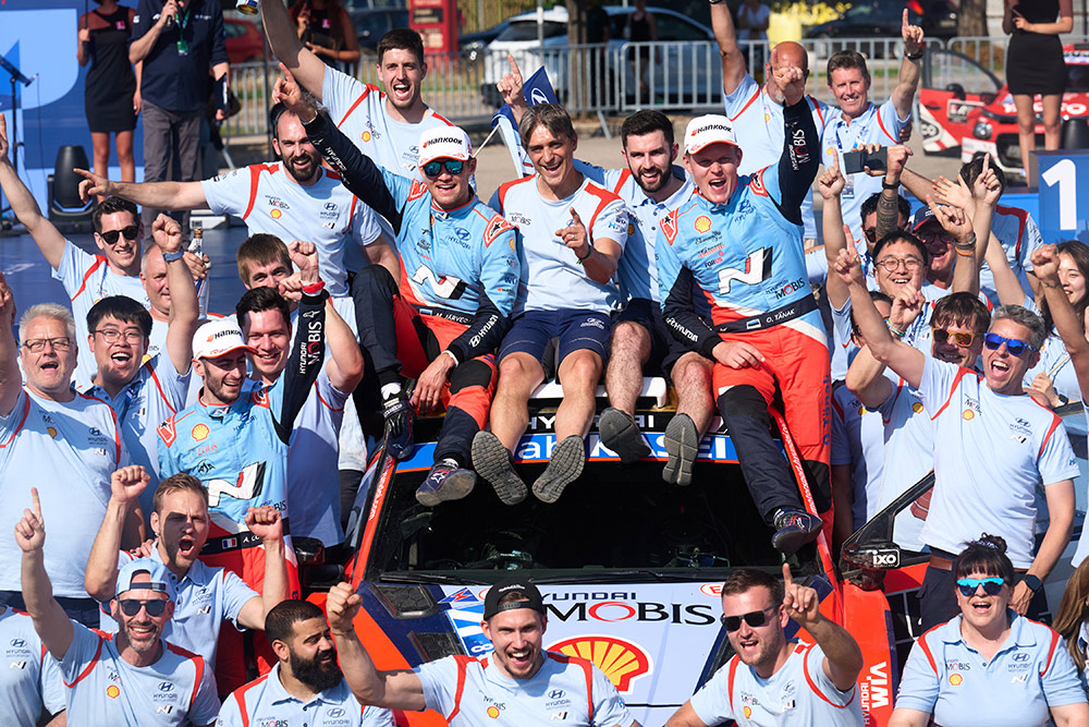 Победители ралли Акрополь 2025 Отт Тянак и Мартин Ярвеоя, Hyundai i20 N Rally1 (ALZ WR 926) / Фото: Hyundai Motorsport