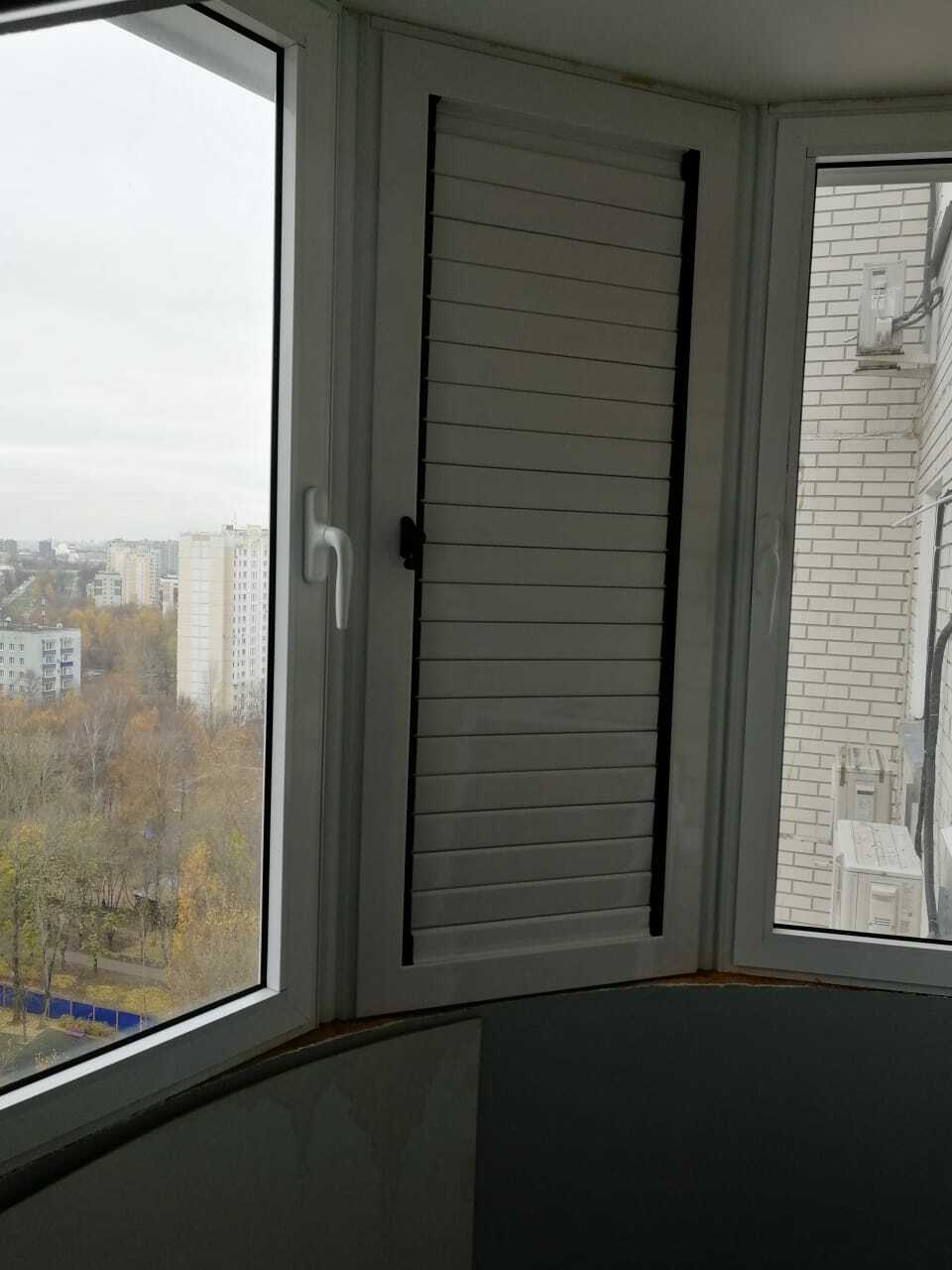 Замена окна на вентрешетку с регулировкой на лоджии