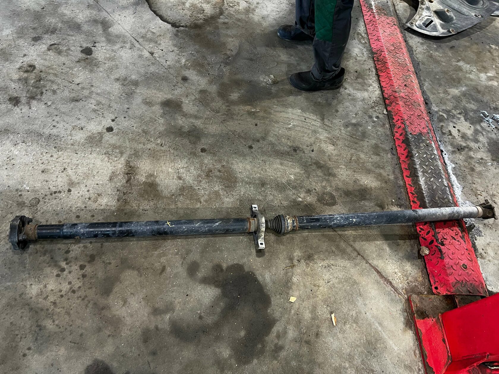 Демонтаж карданного вала Hyundai