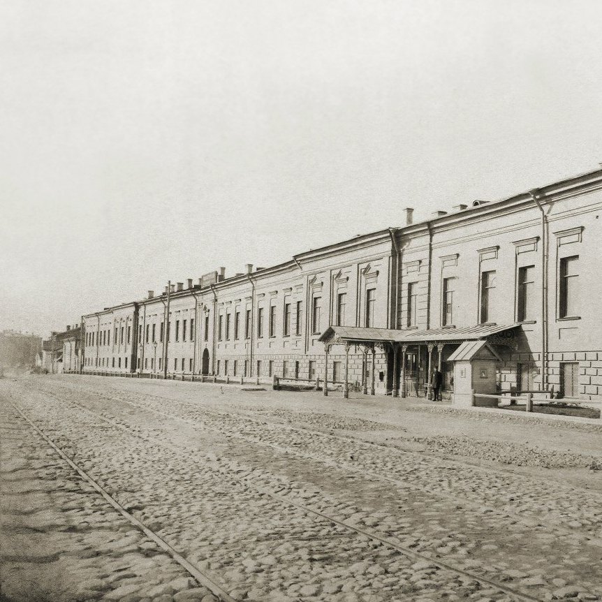 Историческое здание стеклянного завода