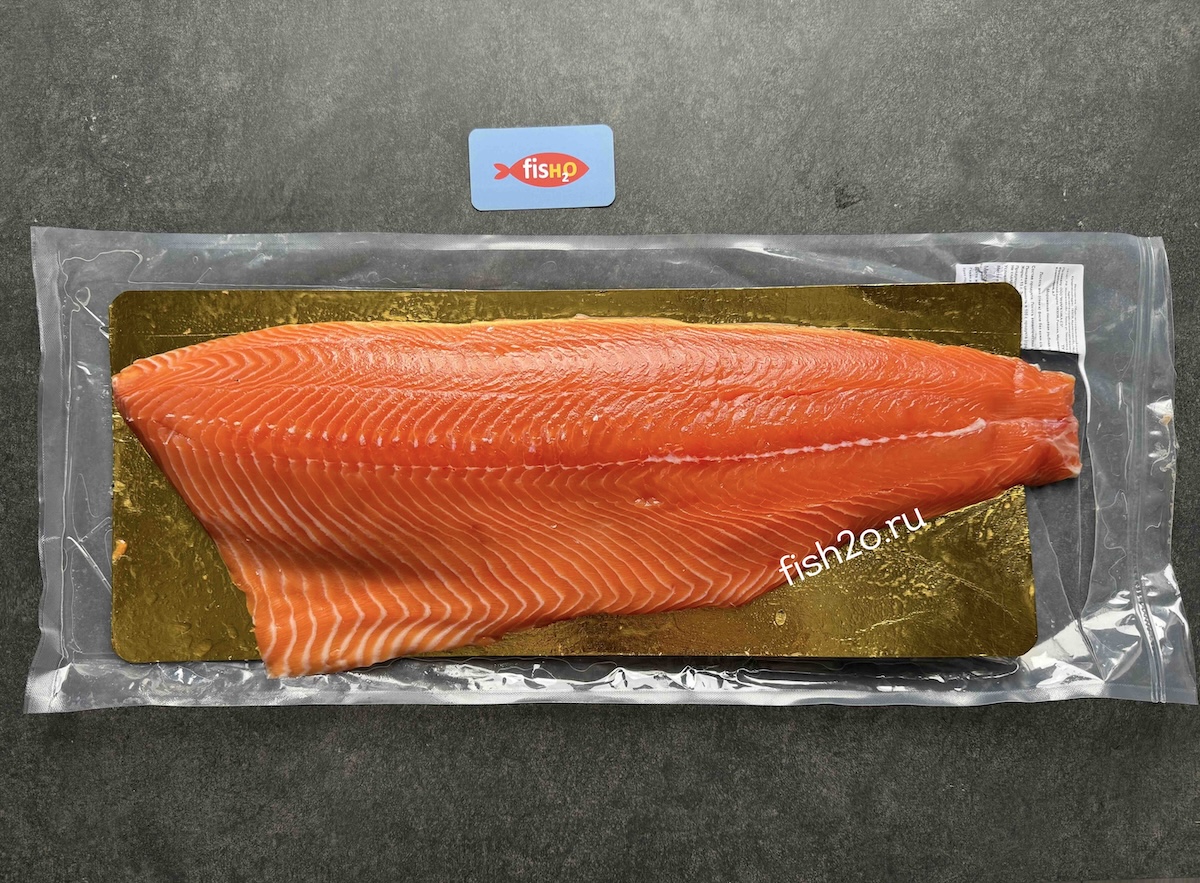 Филе семги без кожи после разморозки, срез мяса