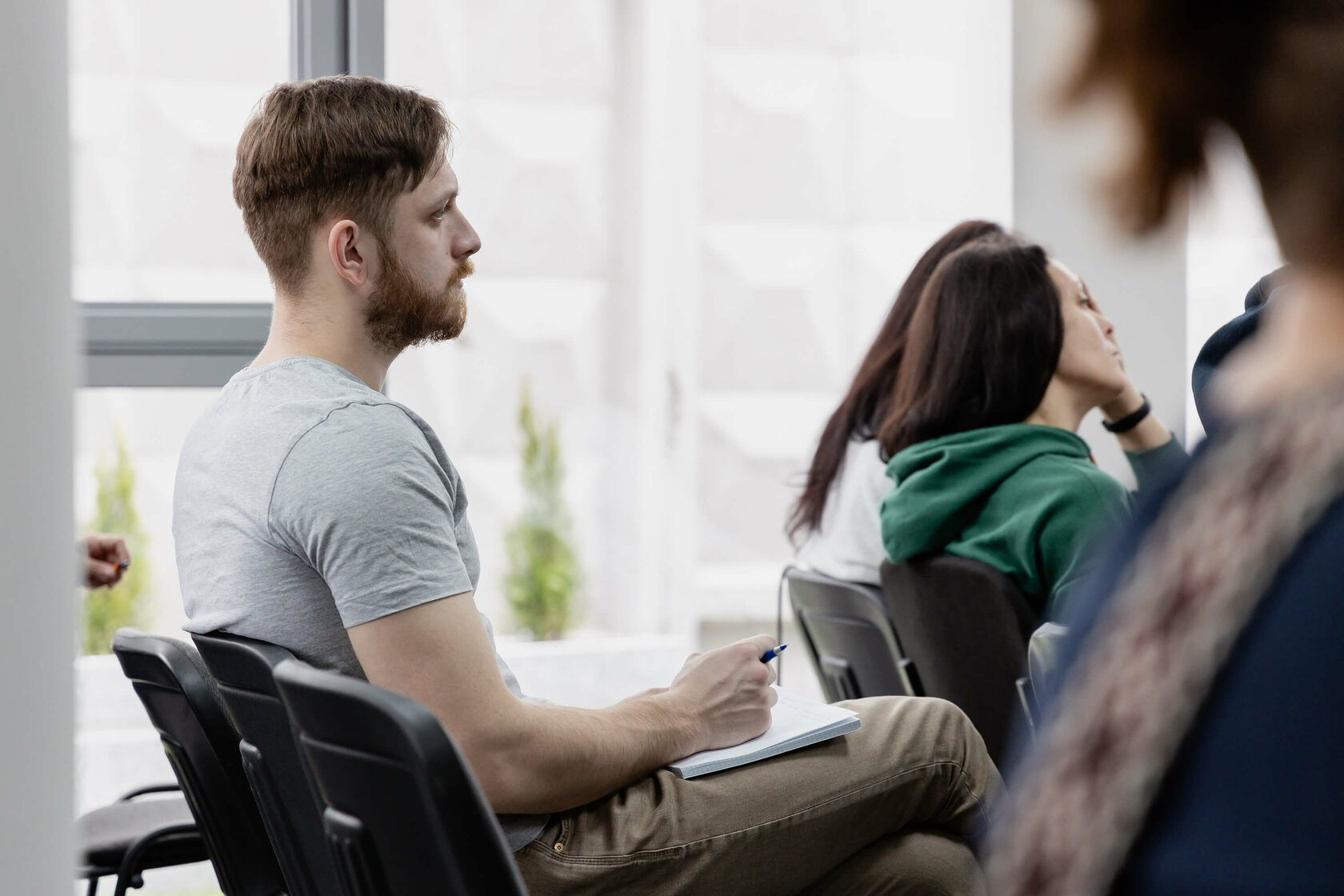 Мастер-классы по мытью остекления и химчистке мебели в Краснодаре