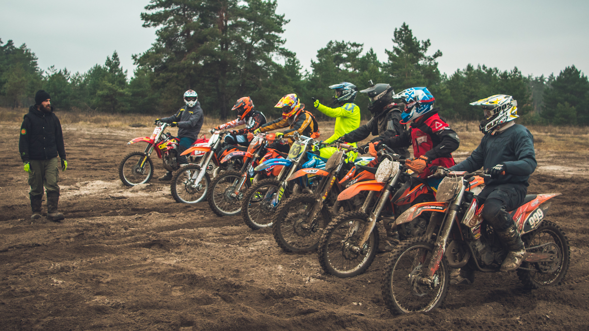 Мотокросс для взрослых в Flower of Life Motocross school