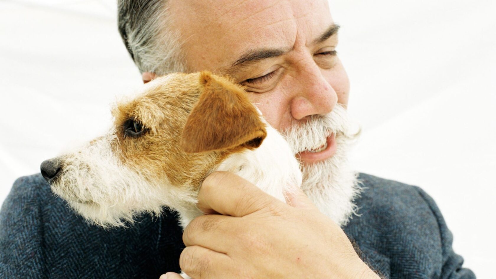 Old pets. Дедушка с собакой. Старик обнимает собаку. Дедушка с щенком. Собака дед.