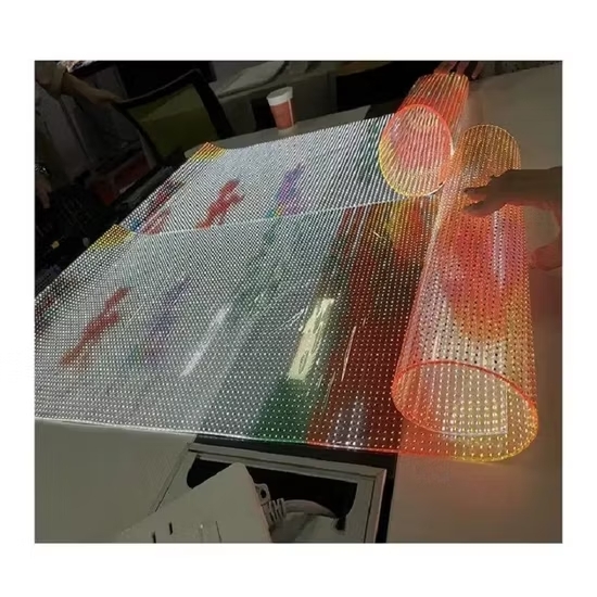 LED-пленка как идея декора для витрины на Хэллоуин